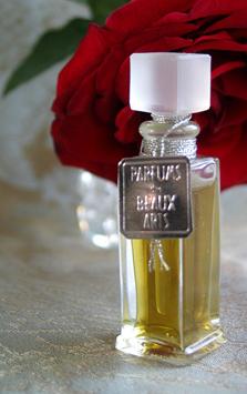 La Reine des Fleurs DSH Perfumes unisex