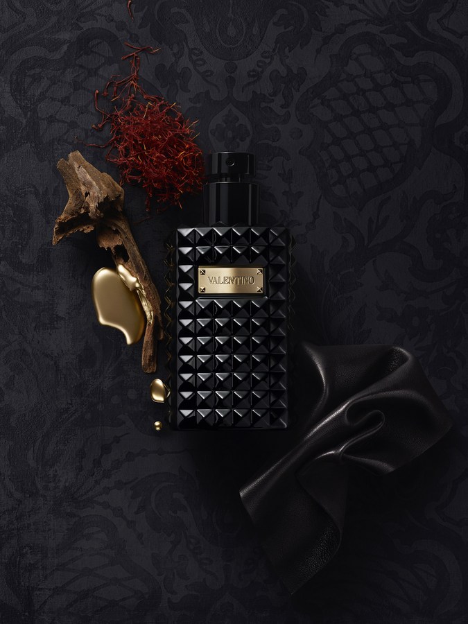 valentino noir oud essence