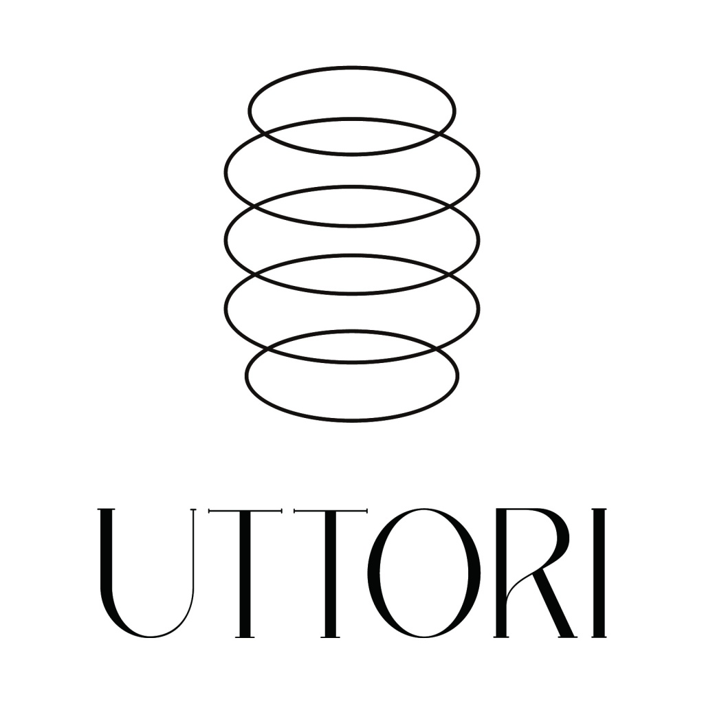 Uttori 五朵里 Logo