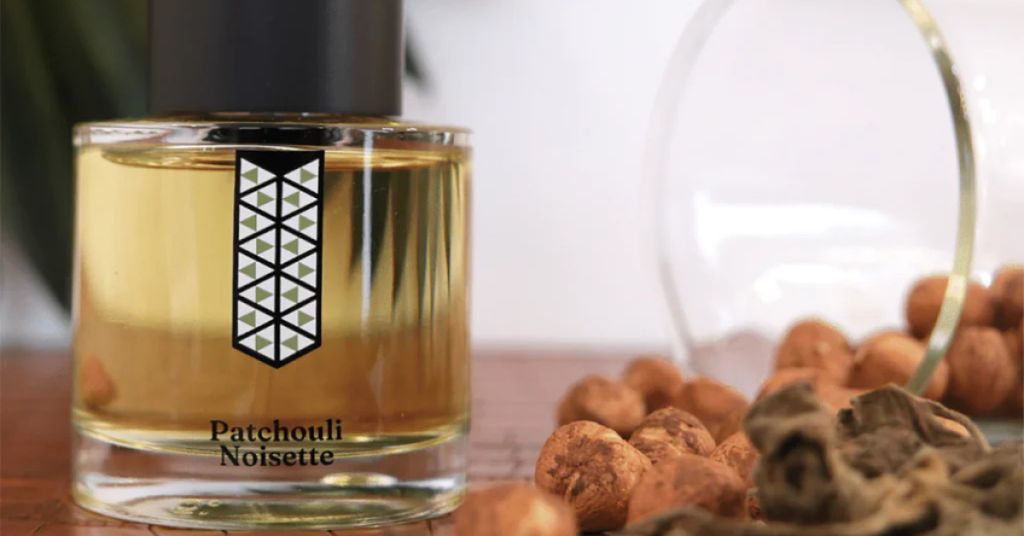 Les Indémodables Patchouli Noisette: Využití hořkosti k rozzáření pačuli