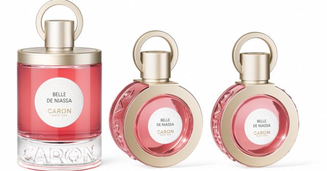 Belle de Niassa, Caronova hymna na květ mahagonu 