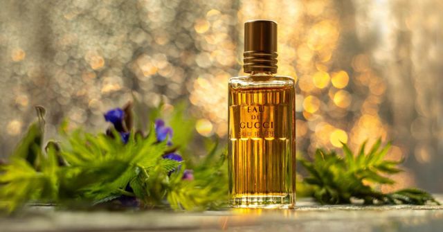 Eau de Gucci: Jaro, první květiny, mládí