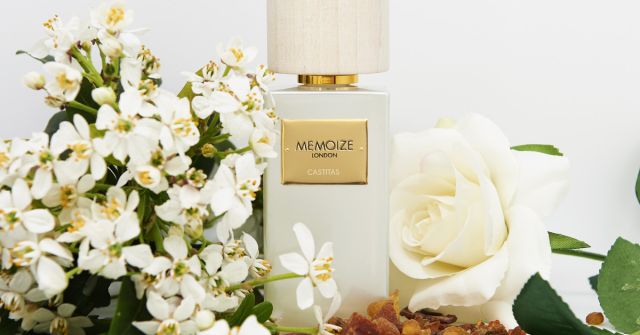 Castitas od Memoize London: Jiskřivé kapky rosy v srdci zimy