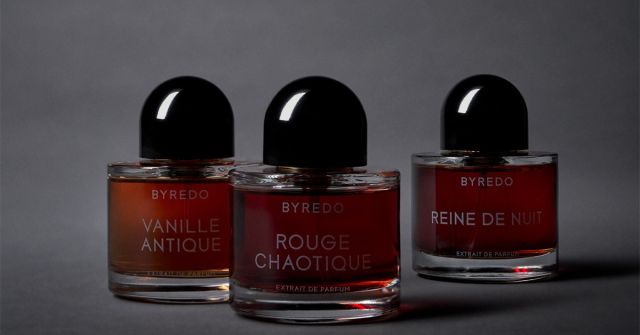 Byredo Rouge Chaotique: Animalická broskev a plesnivé koberce z 60. let
