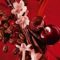 Black Opium Over Red od Yves Saint Laurent: Třešeň a glazovaný pomerančový květ s mnoha tvářemi