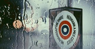 Hermann à mes Côtés me Paraissait une Ombre (ELDO): Tyto mlhou zahalené hory