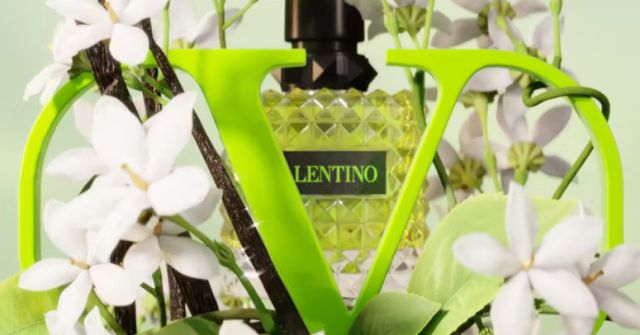 Valentino Uomo Born in Rome Green Extravaganza: Absintová káva a zrnité kiwi