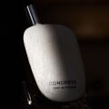 Fluorescenční šedá: Concrete od Comme des Garçons