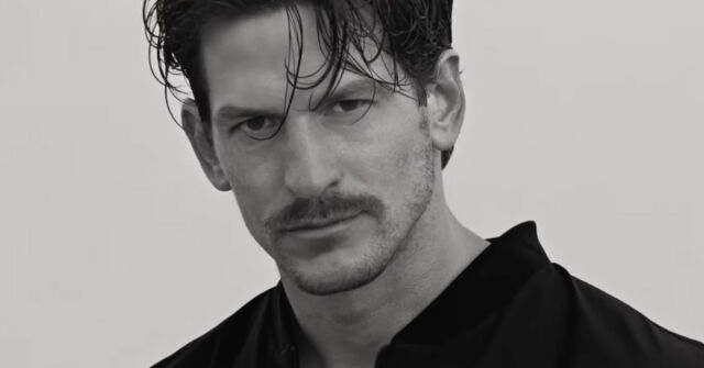 Nové pánské kolínské: Allure Homme Sport Superleggera, Sauvage Eau Forte, Lacoste Original a TF Eau d'Ombré Leather 