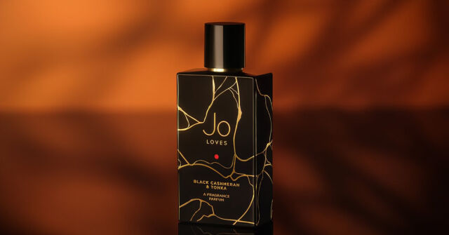 Jo Loves uvádí na trh Black Cashmeran & Tonka