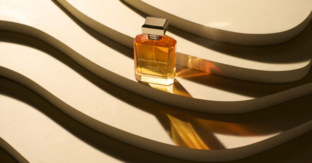 Kashmir od Ormonde Jayne: Abstraktní dřevitá lahodnost