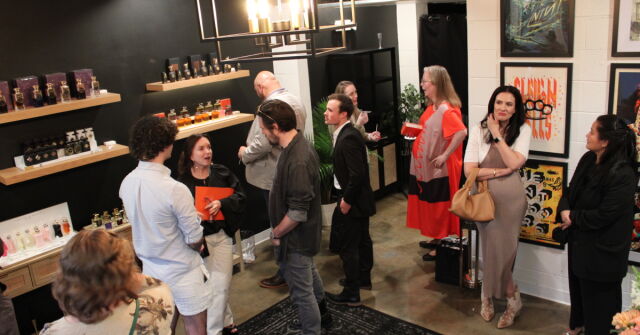 Anglická růže na návštěvě v Nashvillu: Rozhovor s Lindou Pilkington z Ormonde Jayne