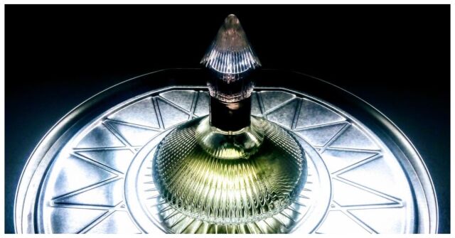 Charlotte Tilbury Scent Of A Dream: Nenápadná neo-vintage chypre