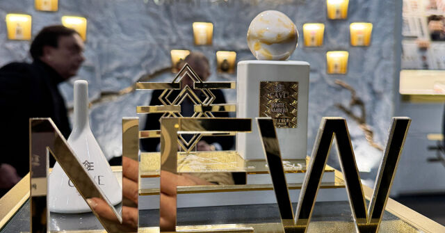 ESXENCE 2025: CAVE White Amber