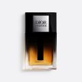 Dior Homme Parfum: Mileniál v pruhované sukni