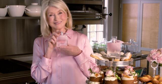 Nepravděpodobná ambasadorka? Martha Stewart pro La Vie Est Belle Vanille Nude