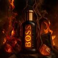 Boss Bottled Elixir: Chlupatá hruď v pastelovém obleku