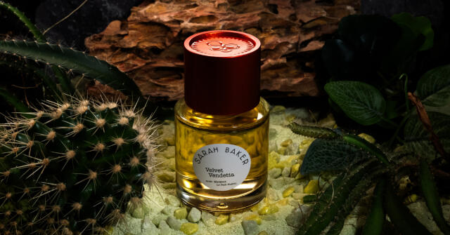 Sarah Baker uvádí Velvet Vendetta, „novou potížistku“