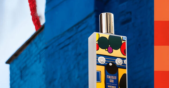 Memo Portobello Road: Deštěm promočená parka šustí o keře hlohu a zimolezu