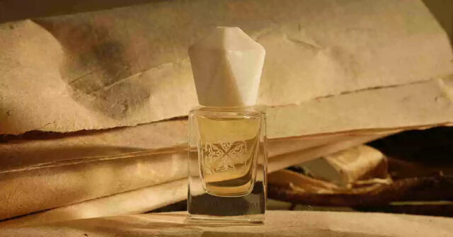 Papermaking 滇结香 od Le Goût De Peau: Když papír ožívá