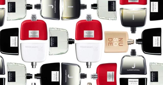 Kořeněný čaj a mléko od CoSTUME NATIONAL