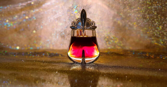 Alien Essence Absolue Mugler perfume - a fragrance for women 2012