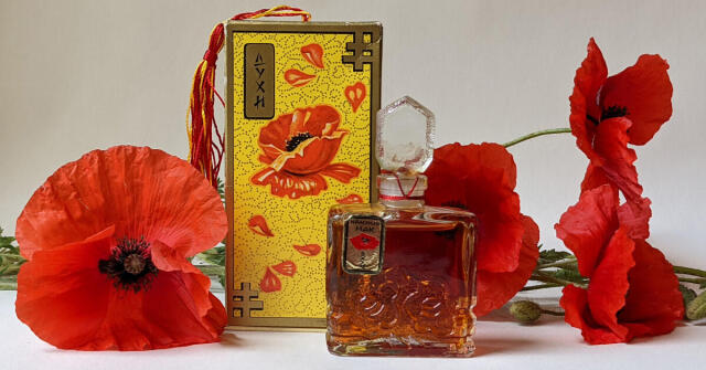 レア Novaya Zarya Krasny Mak Red Poppy Красный Мак (Red Poppy Flower) Новая Заря (The New Dawn) perfume