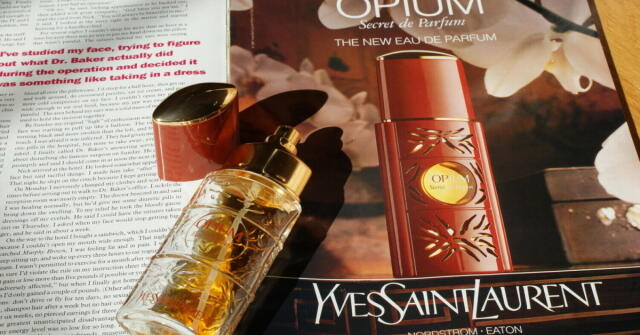 Opium Eau de Parfum 2009 Yves Saint Laurent 香水 - 2009年の女性用