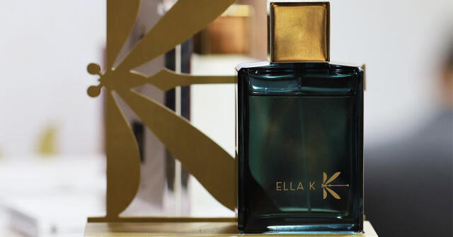 Khamrah Lattafa Perfumes 香水 - 2022年のユニセックス フレグランス