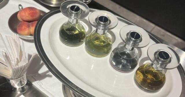 Dark Tea Kuoca 香水 - 2026年のユニセックス 新着フレグランス