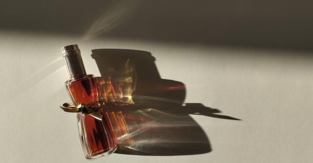 Youth-Dew Amber Nude Estée Lauder perfume - a fragrância Feminino
