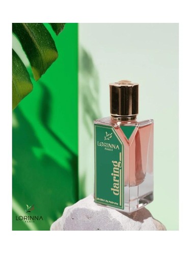 Daring Lorinna Paris pro ženy a muže