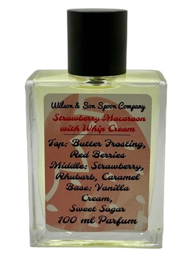 Strawberry Macaroon with Whip Cream