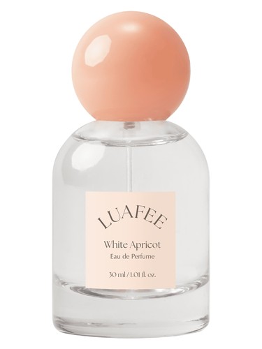 White Apricot by Luafee