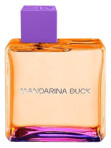 Mandarina Duck Life is a journey for her parfüm şişesi