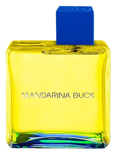 Mandarina Duck Life is a journey for him parfüm şişesi