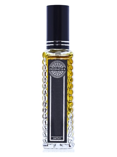 Petals in the grass lepestki b trave