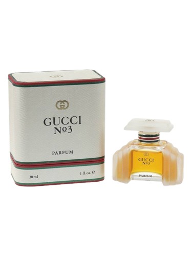 香水コレクション：Gucci No. 3, Chanel No. 5, 他