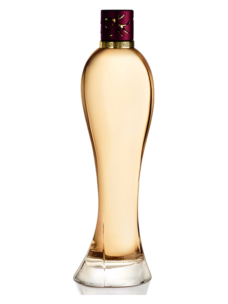 Juliana Paes Essence