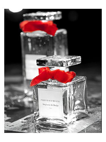Le Pret-a-Parfumer Couture Yang: Oriental Wood Stéphanie de Bruijn - Parfum sur Mesure for women