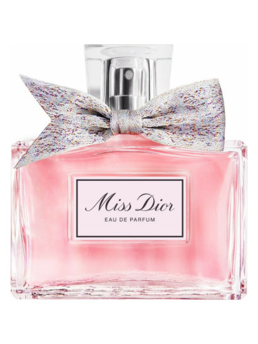 Miss Dior Perfume Smells Like Sensual Flowers: A Review