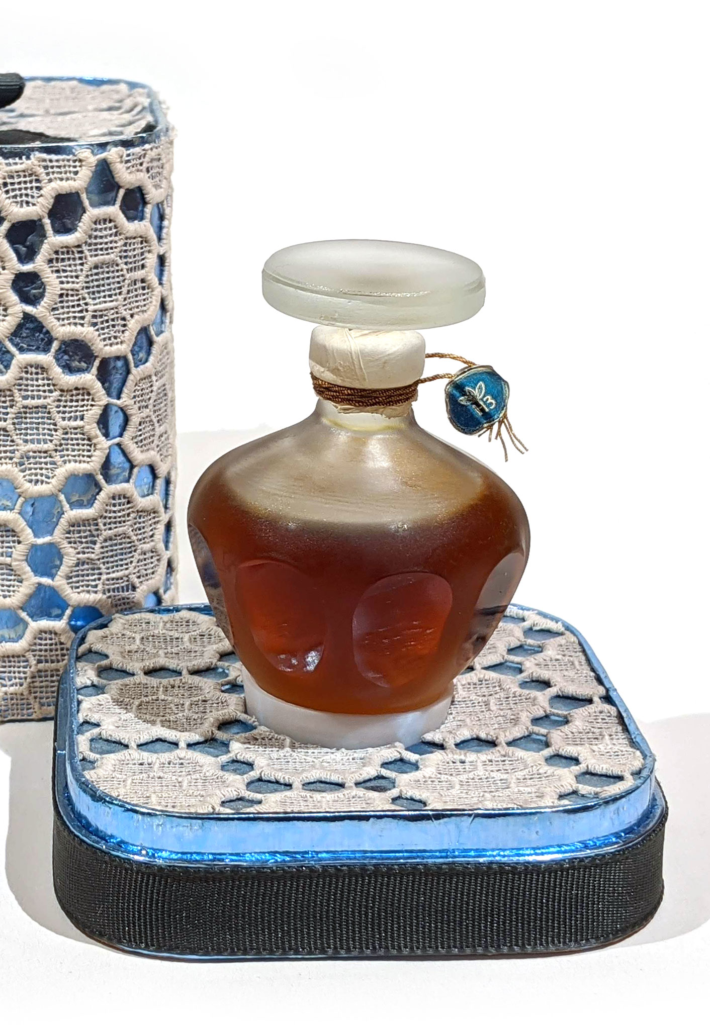 Fragrantica image 2