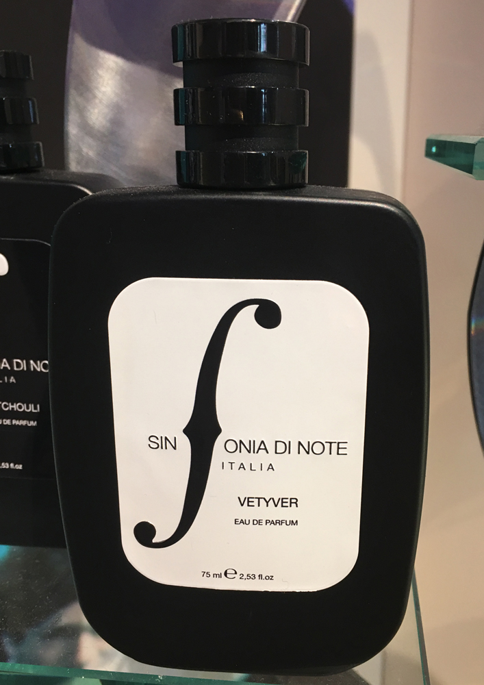 Fragrantica image 2