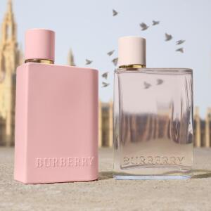Burberry Her Parfum Burberry 香水- 一款2025年新的女用香水