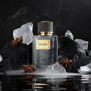 Velvet Crystal Smoke Dolce&Gabbana 香水 - 2026年のユニセックス