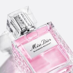 Miss Dior Blooming Bouquet Roller-Pearl Dior 香水 - 2026年の女性用