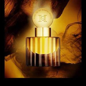 Pure Oil of Sandalwood Carolina Herrera perfume - a fragrance for women ...