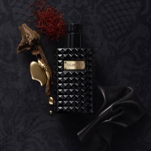 Valentino Noir Absolu Oud Essence Valentino perfume - a fragrance 