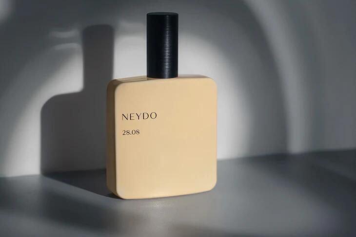 恩田灯世 新名有 香水 Fruit Of The Moon Abaton 香水- 一款2025年新的中性香水