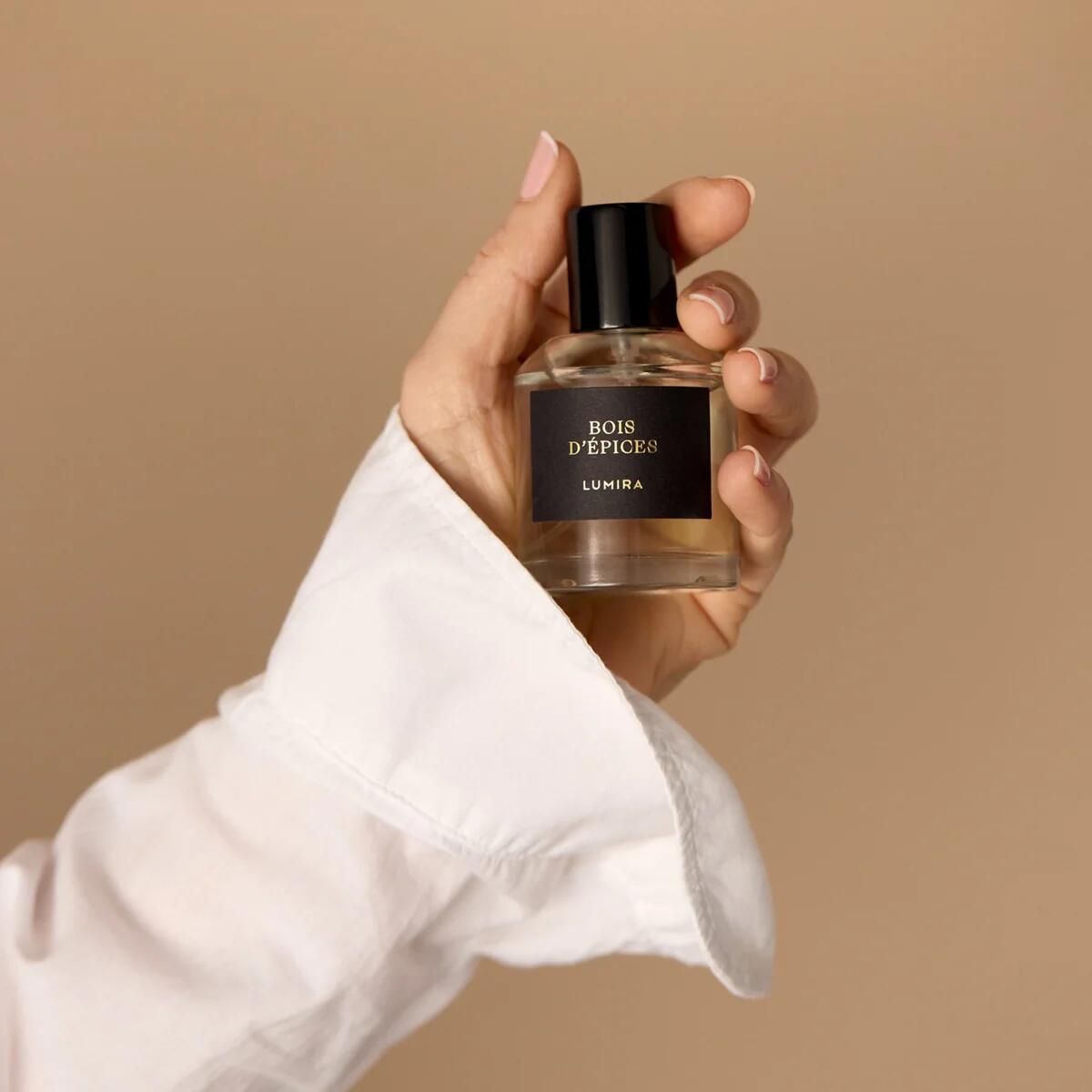 Bois D'Epices Lumira perfume - a fragrance for women and men 2021